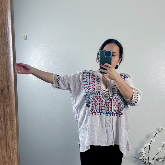 Johnny Was Biya Embroidered V-neckline 3/4 dolman Sleeve Tunic - Picture 3 of 10